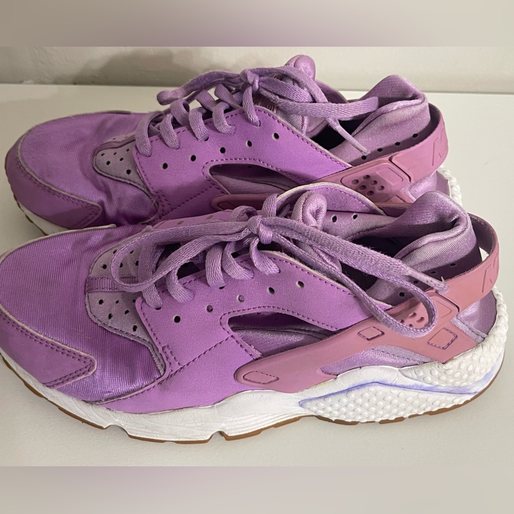 Nike Girls Purple Sneakers Size‎ 6